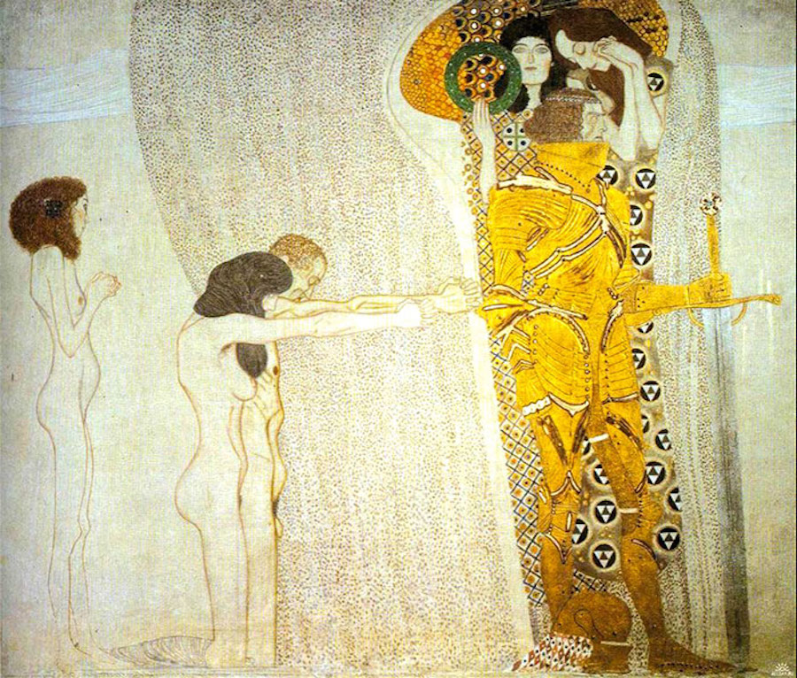 Modelos recriando pinturas douradas de Gustav Klimt