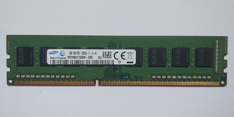 Como faço para encontrar RAM compatível para uma placa-mãe?