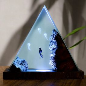 Linda lâmpada inspirada no oceano revela a beleza da exploração subaquática