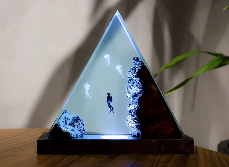 Linda lâmpada inspirada no oceano revela a beleza da exploração subaquática