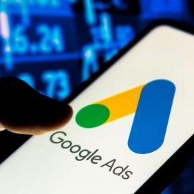 Google Ads lança novo assistente de IA, mas alerta que seu conteúdo pode ser impreciso
