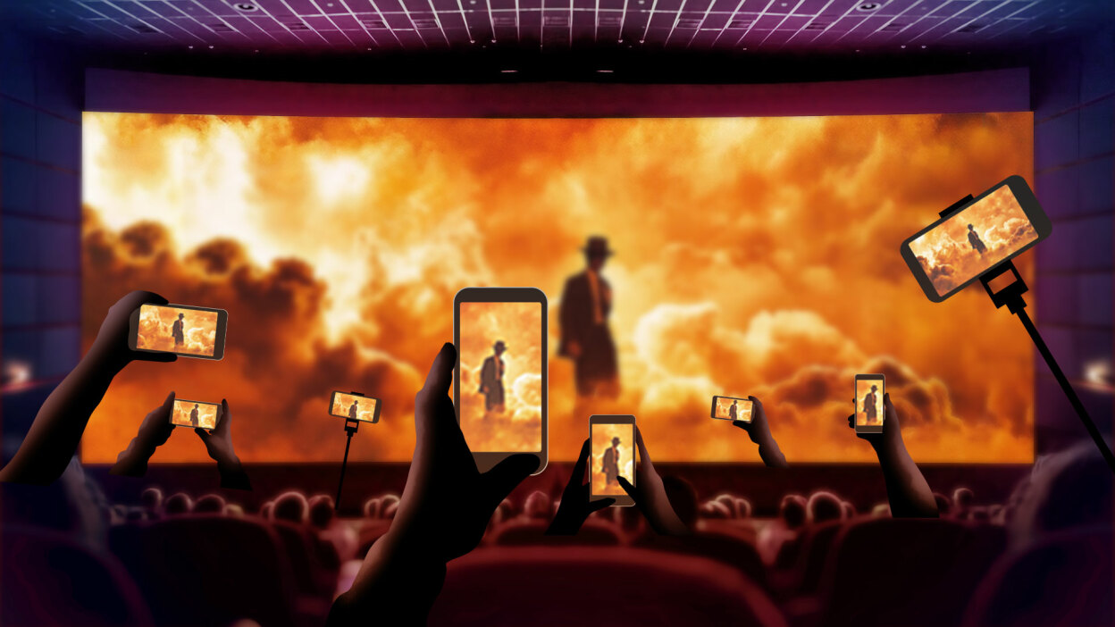Por que todo mundo está usando seus telefones nos cinemas?