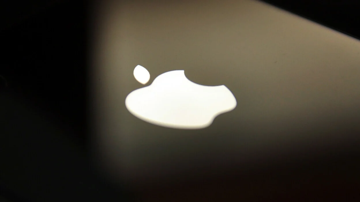 Apple está trabalhando em um iPhone dobrável, diz relatório